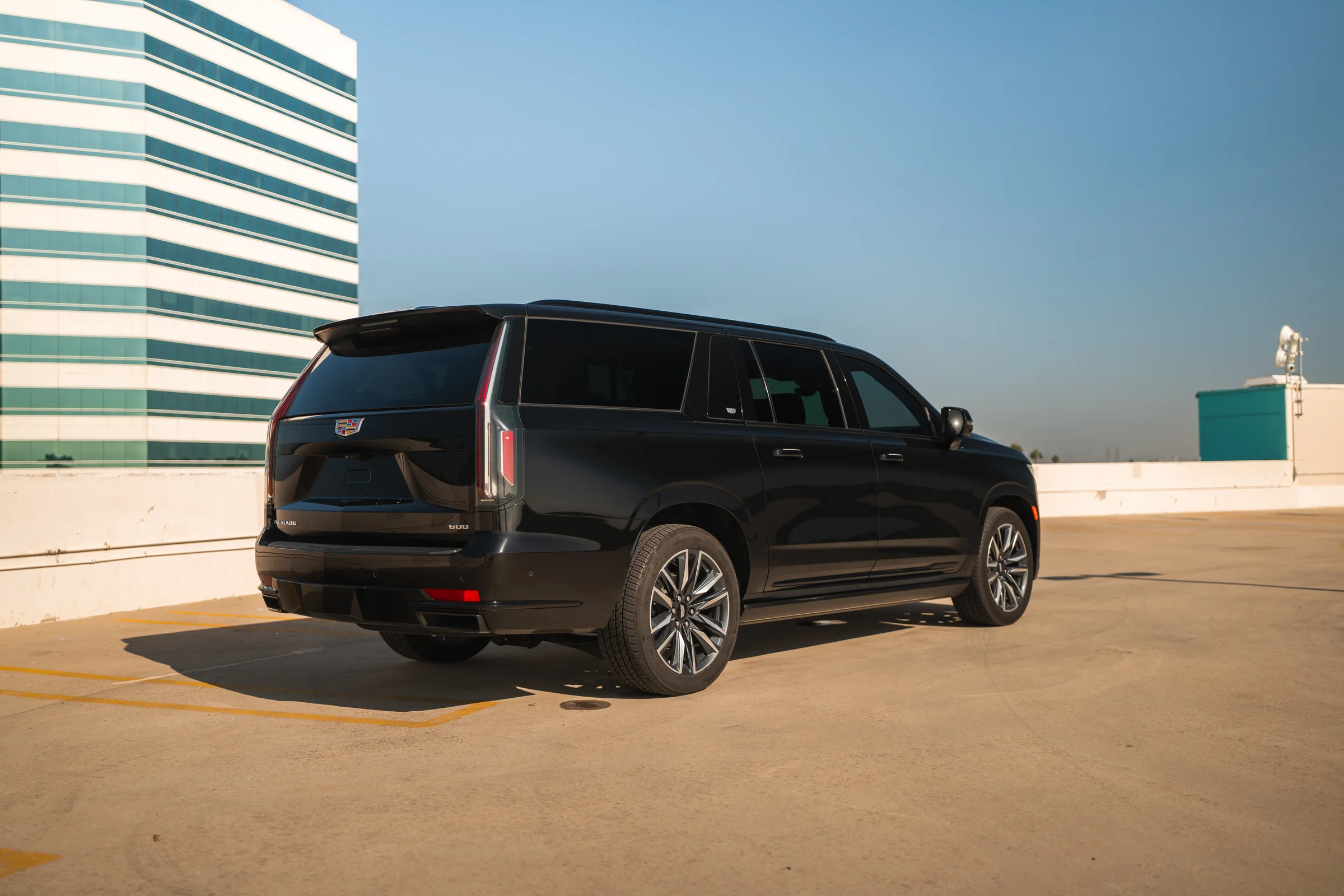 Cadillac Escalade — image 4