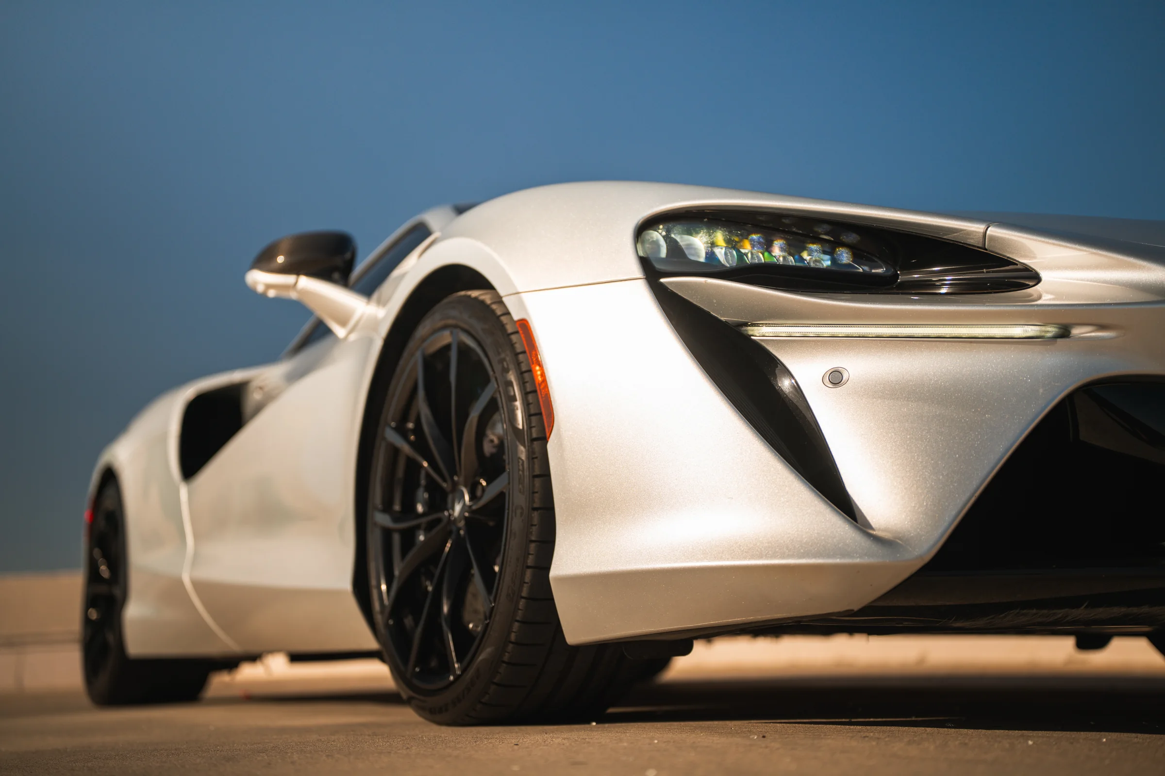 McLaren Artura — image 7