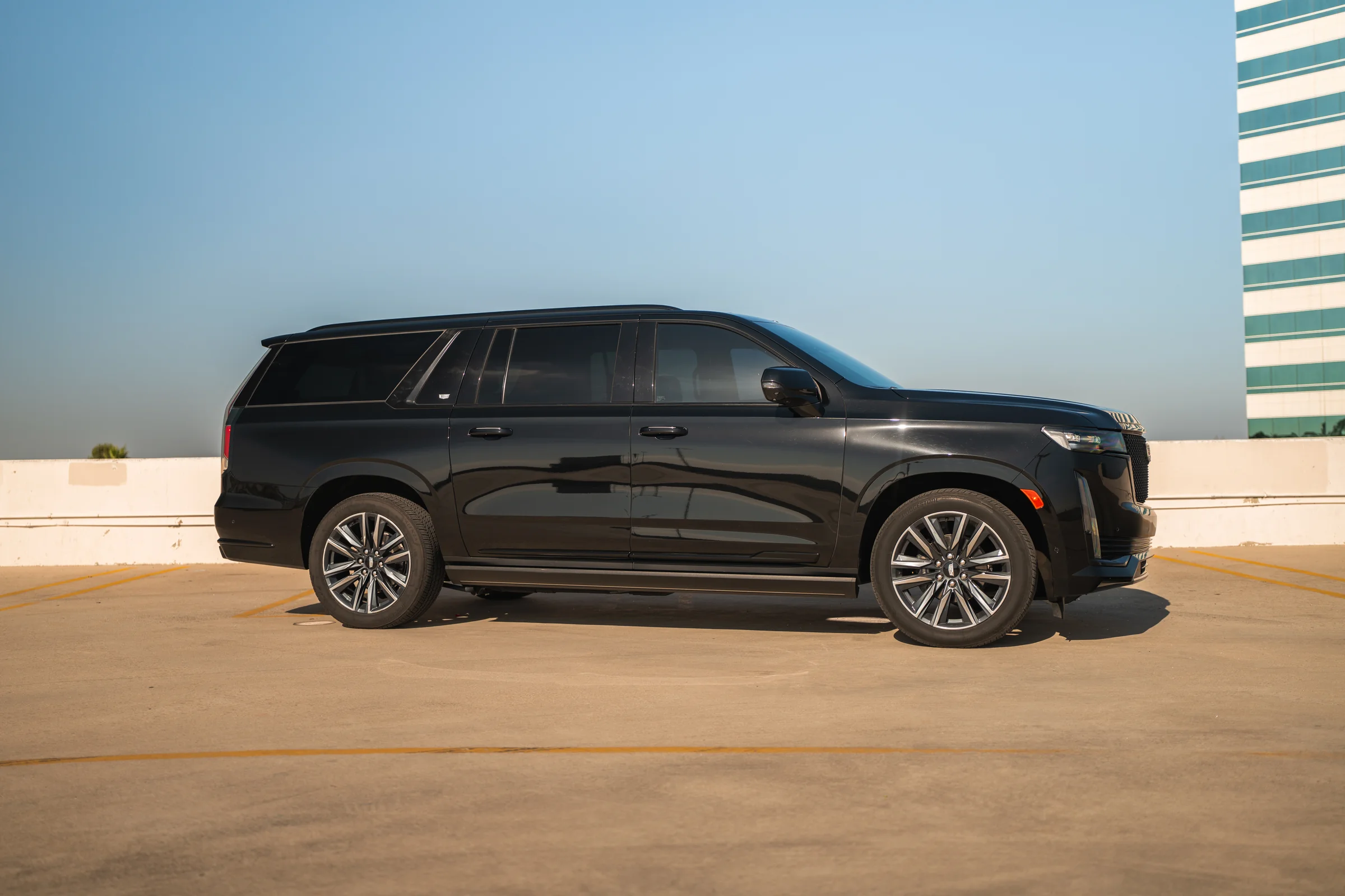 Cadillac Escalade — image 3