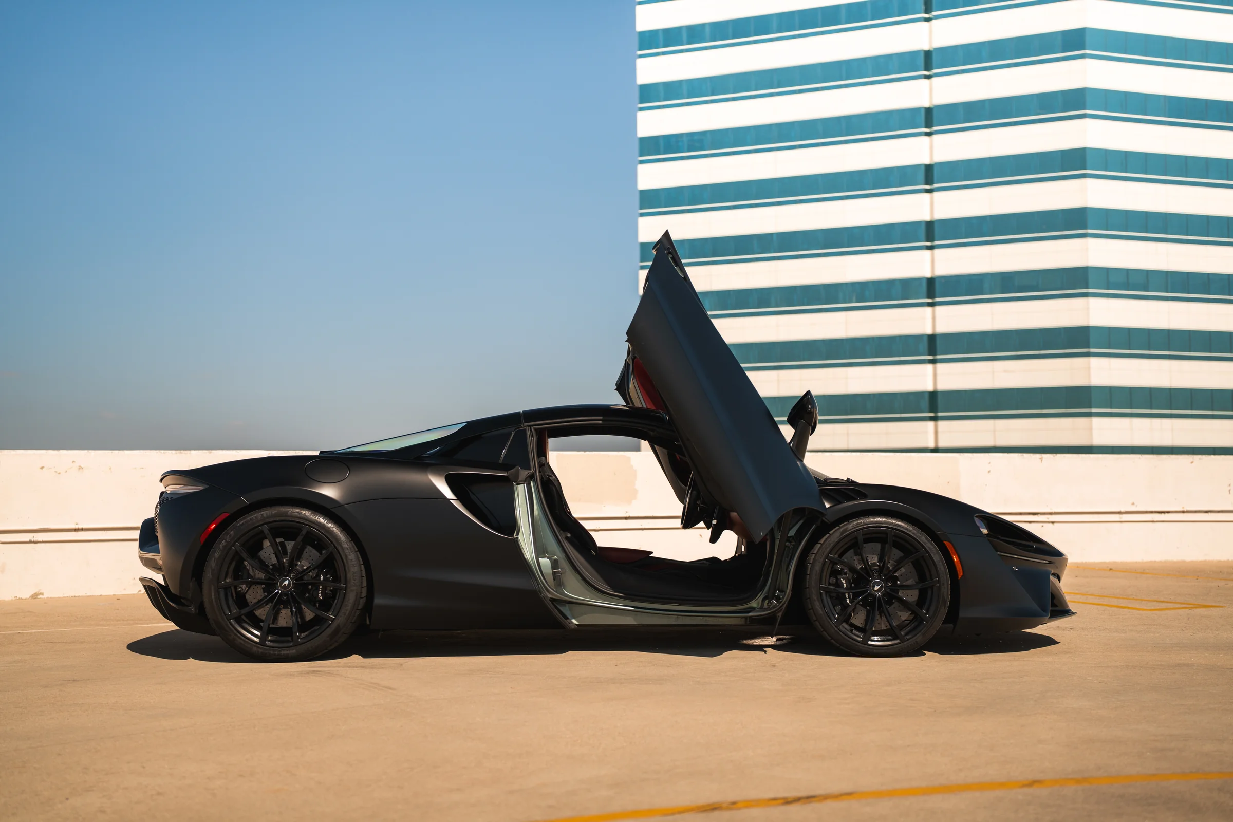 McLaren Artura — image 6
