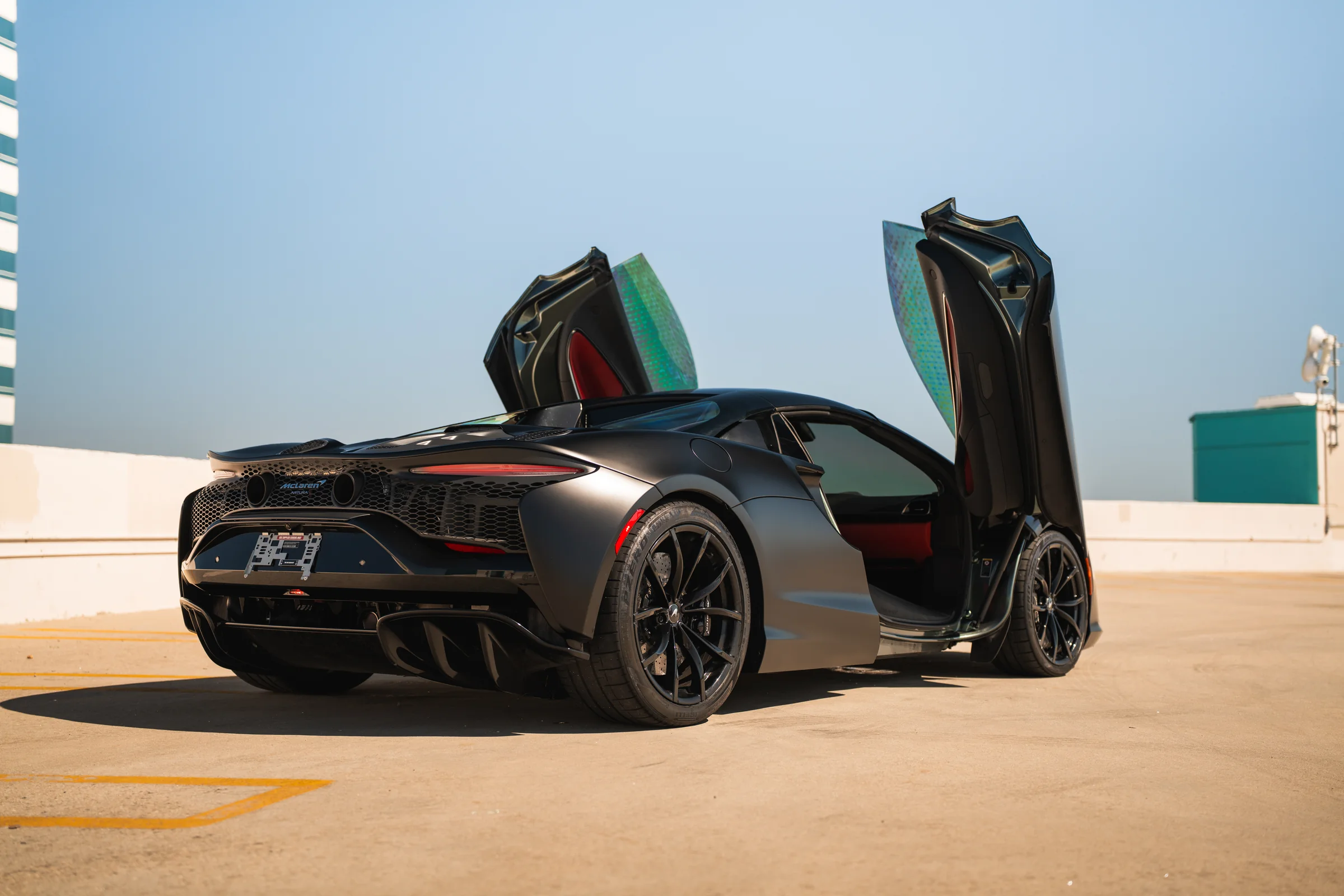 McLaren Artura — image 7