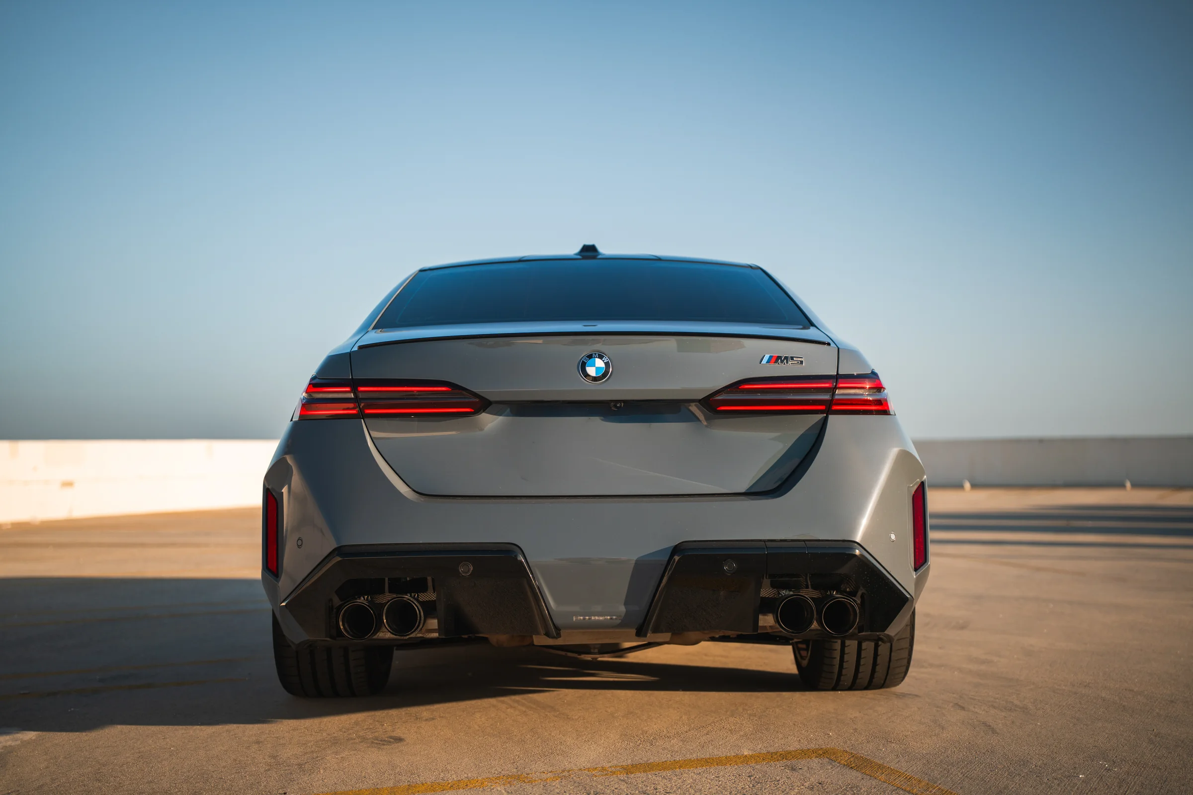 BMW M5 — image 4