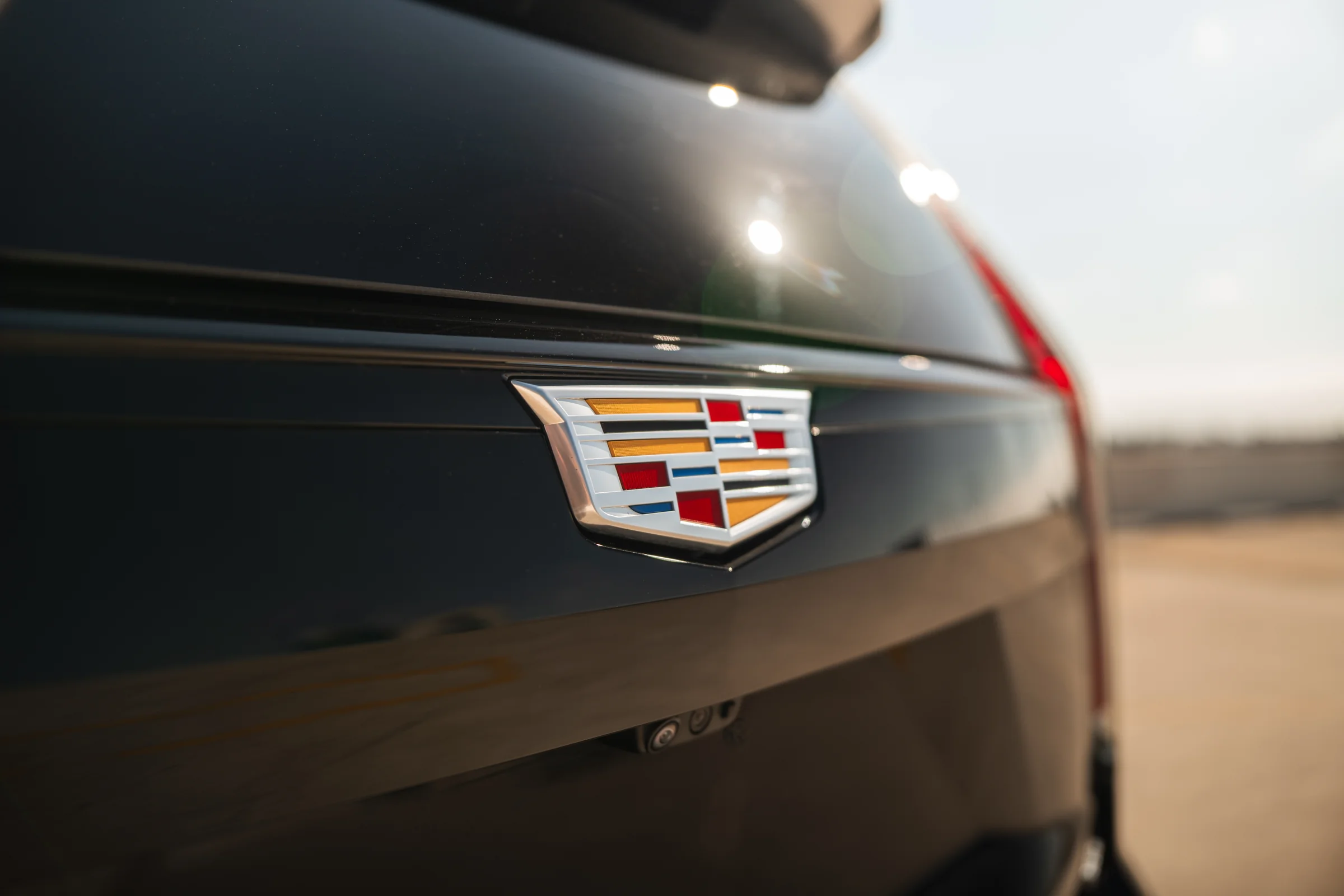 Cadillac Escalade — image 6